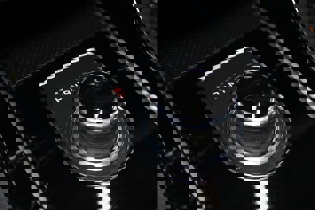 Used 2017 Jaguar XE Premium image 13