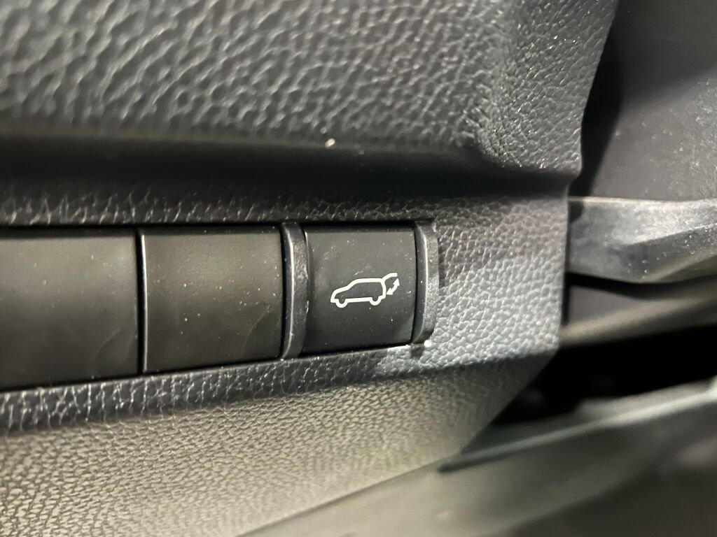 Used 2024 Toyota RAV4 XLE image 16