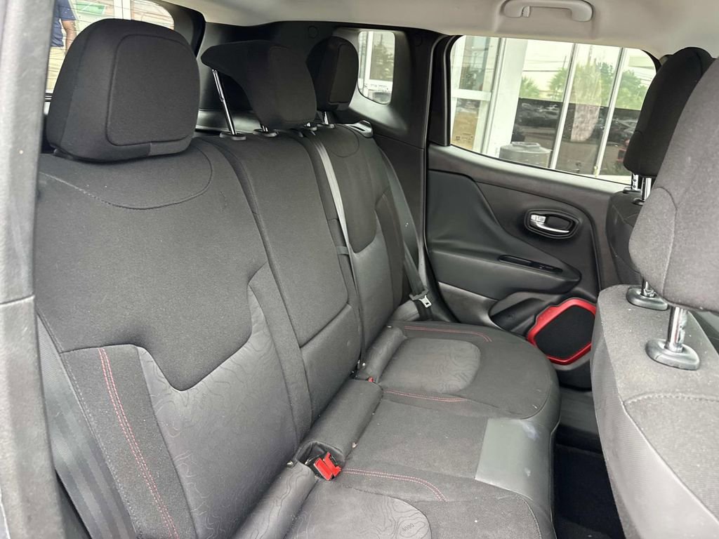 Used 2018 Jeep Renegade Trailhawk w/ Safety & Security Group AWD/4WD image 10