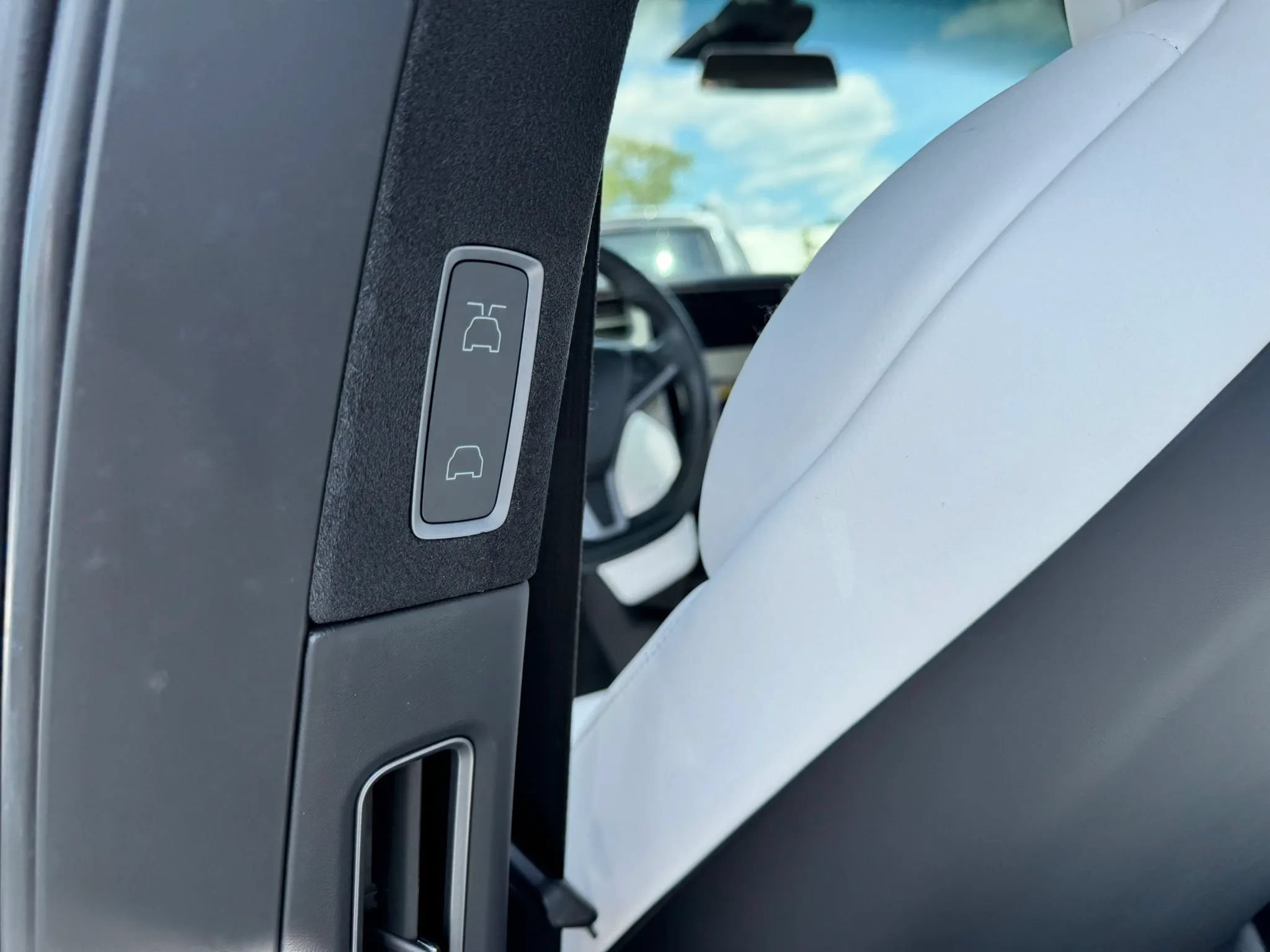Used 2018 Tesla Model X 100D AWD/4WD image 23