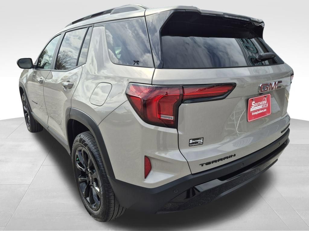 Used 2026 GMC Terrain Elevation w/ Elevation Premium Package image 4