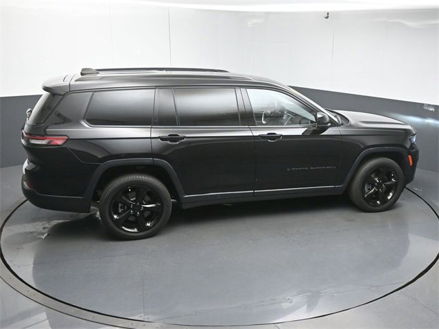 Used 2023 Jeep Grand Cherokee L Limited w/ Black Appearance Package image 49