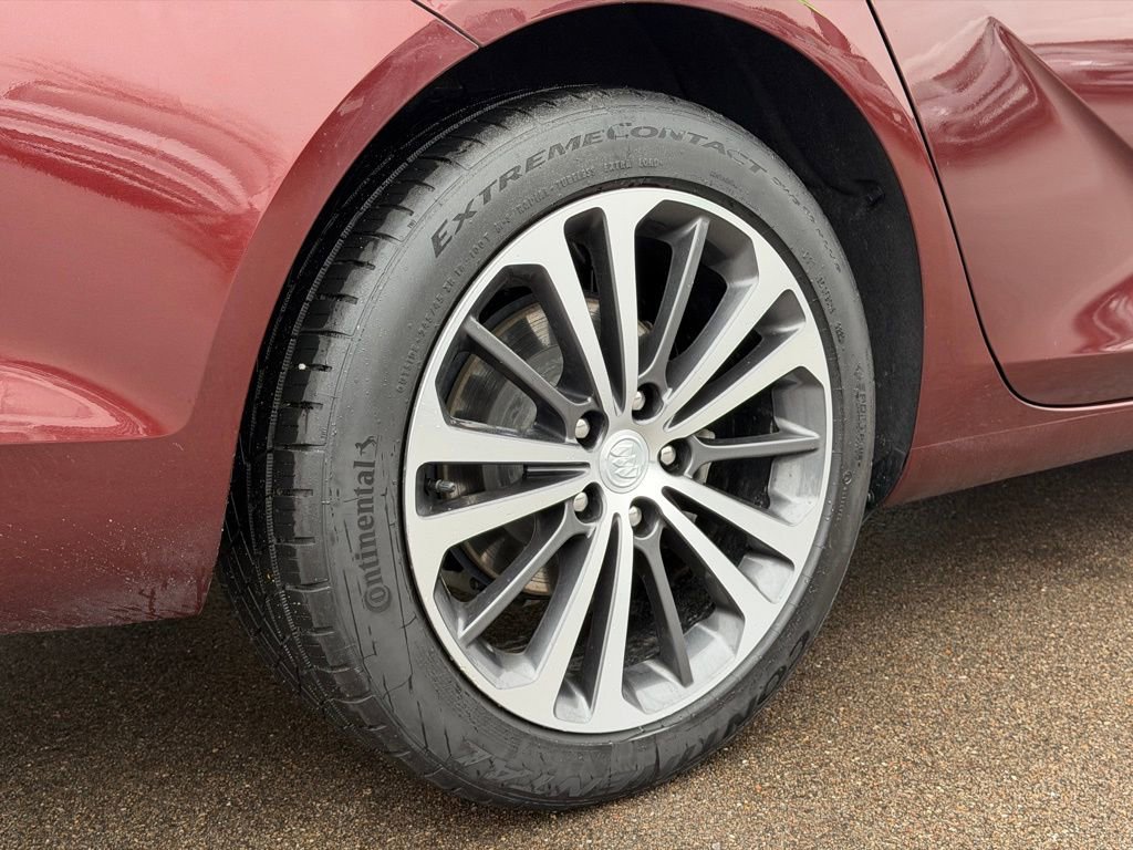 Used 2018 Buick Regal Essence image 26