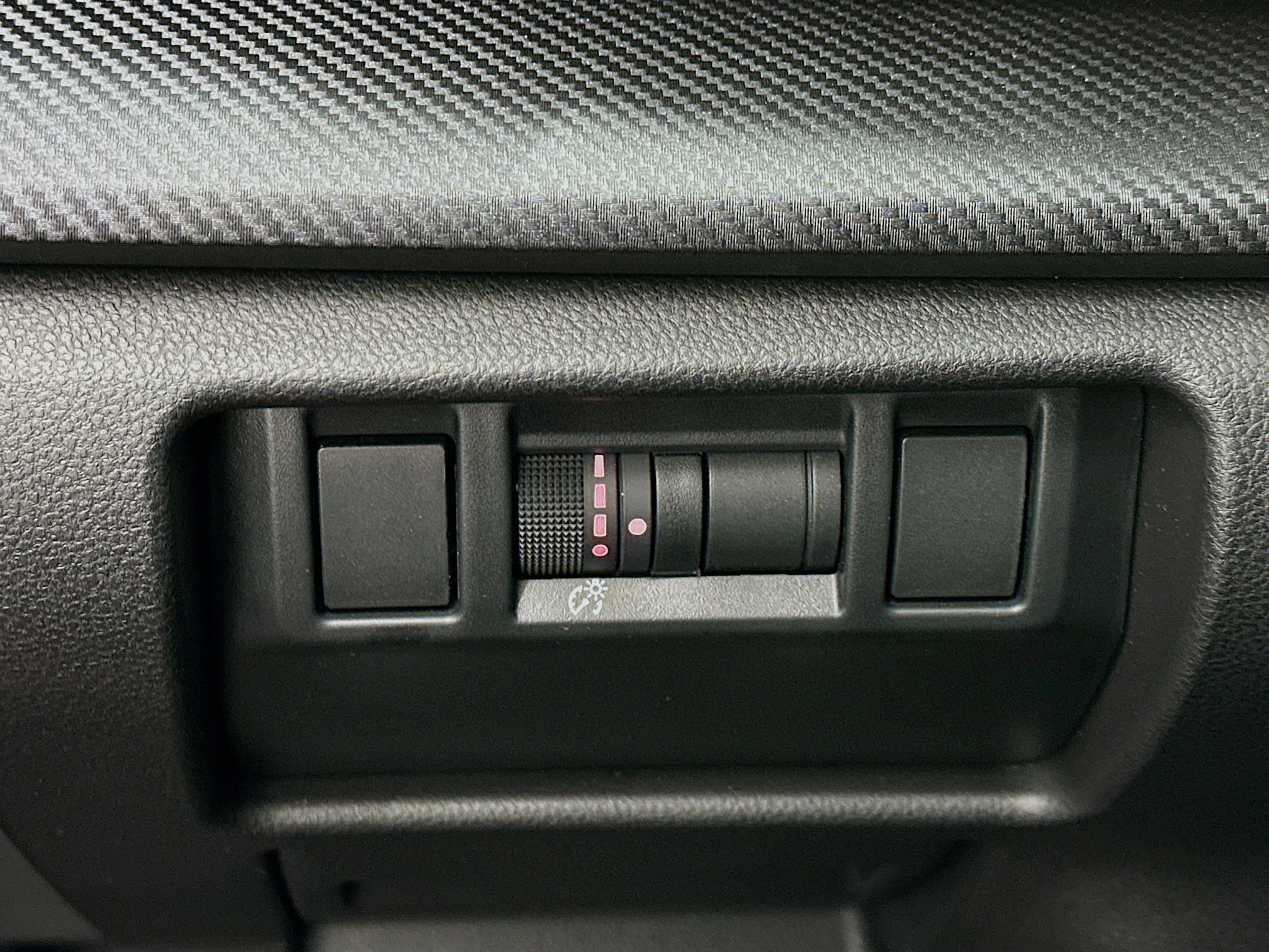 Used 2024 Subaru Crosstrek 2.5i Limited w/ Crosstrek Mirror Package image 17