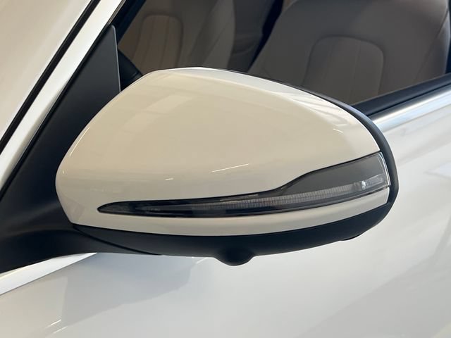 Used 2025 Mercedes-Benz EQB 300 4MATIC image 15