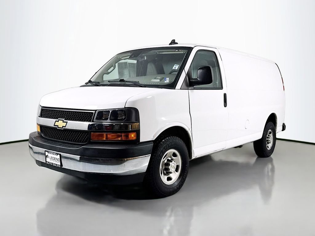 Used 2021 Chevrolet Express 3500 w/ Driver Convenience Package RWD video 1