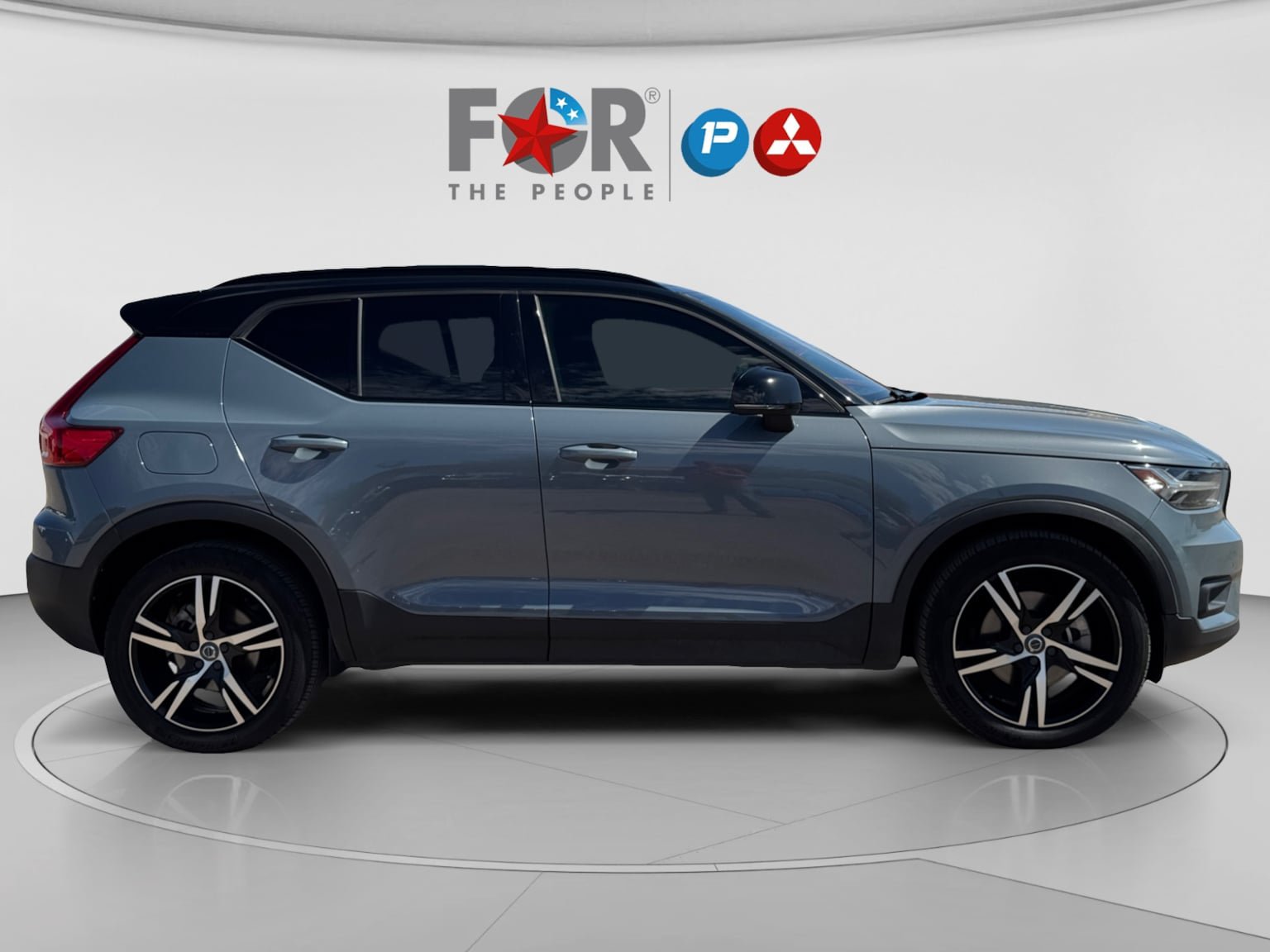 Used 2020 Volvo XC40 T5 R-Design w/ Protection Package AWD/4WD image 6
