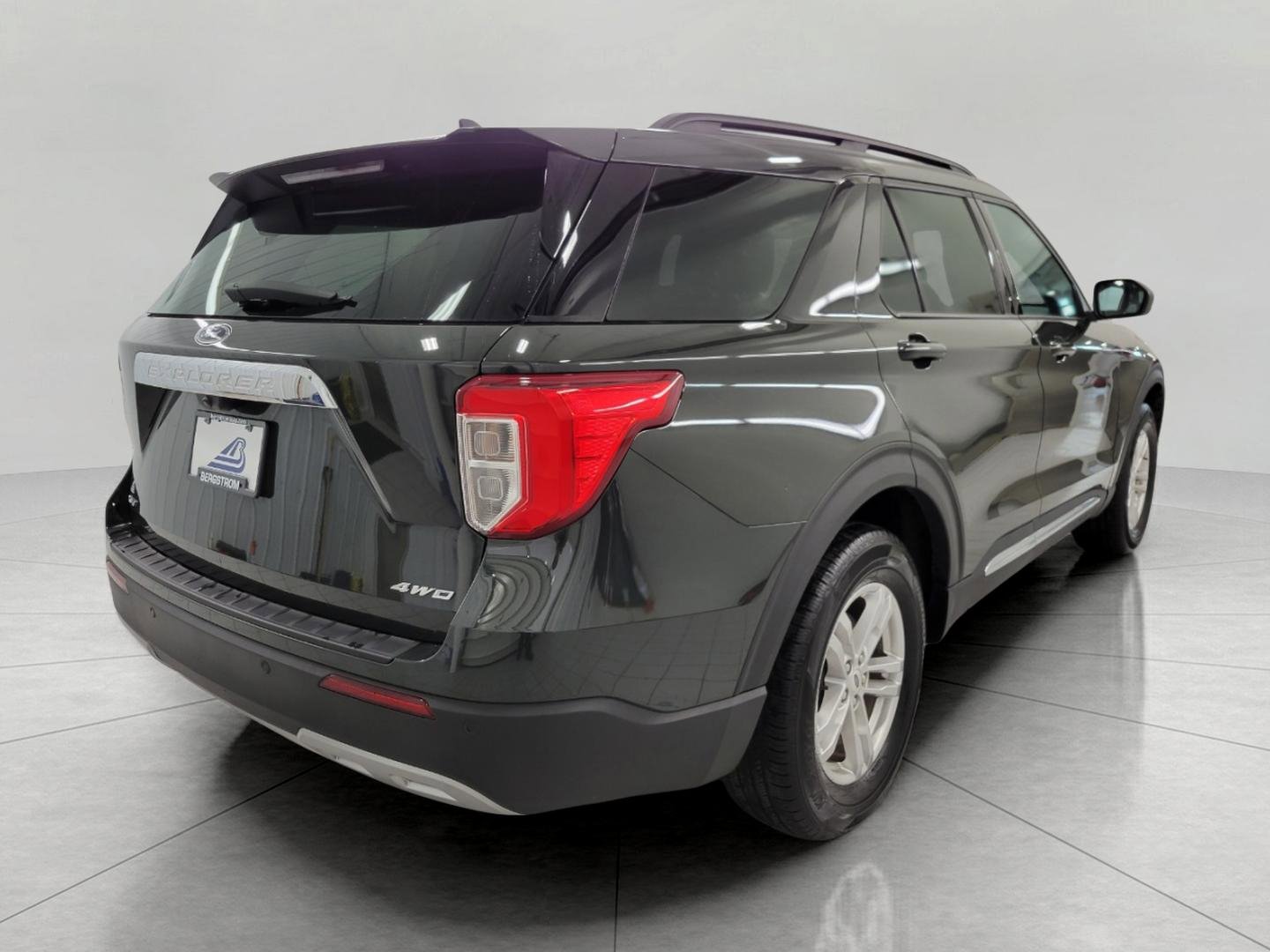 Used 2023 Ford Explorer XLT w/ Equipment Group 202A image 17