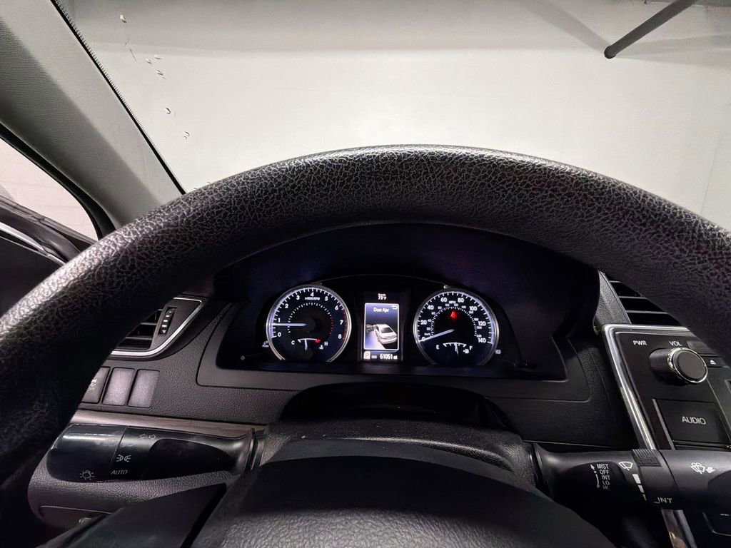 Used 2016 Toyota Camry LE image 11