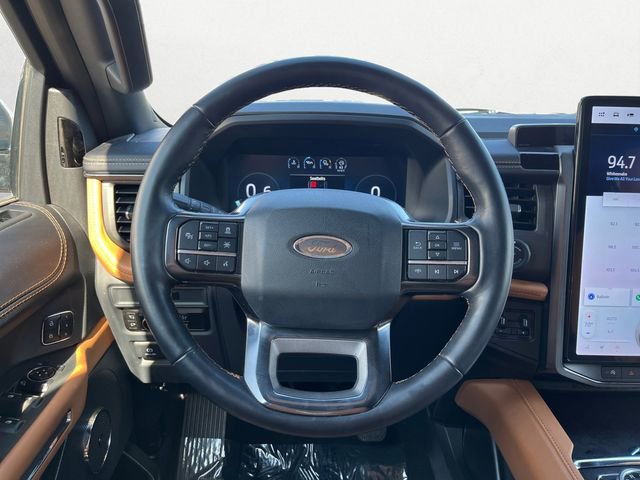 Used 2024 Ford Expedition Platinum image 15
