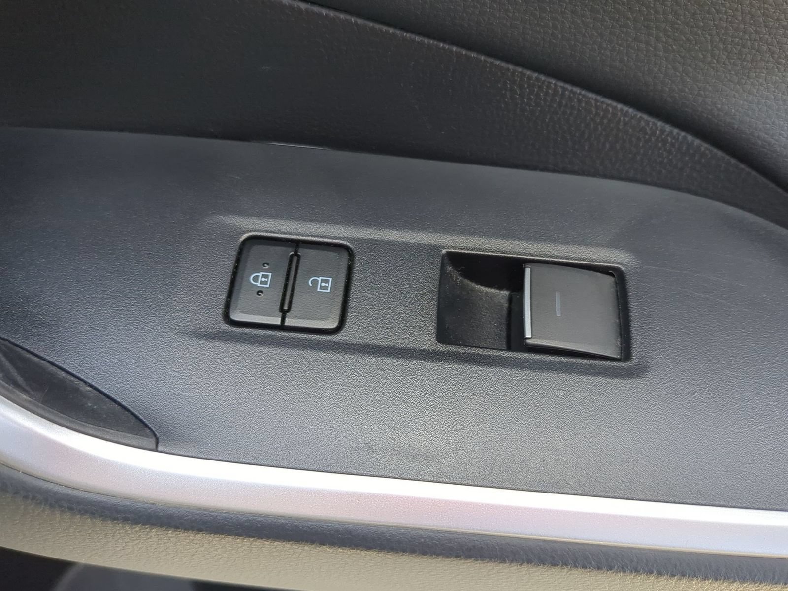 Used 2022 Toyota RAV4 XSE AWD/4WD image 28