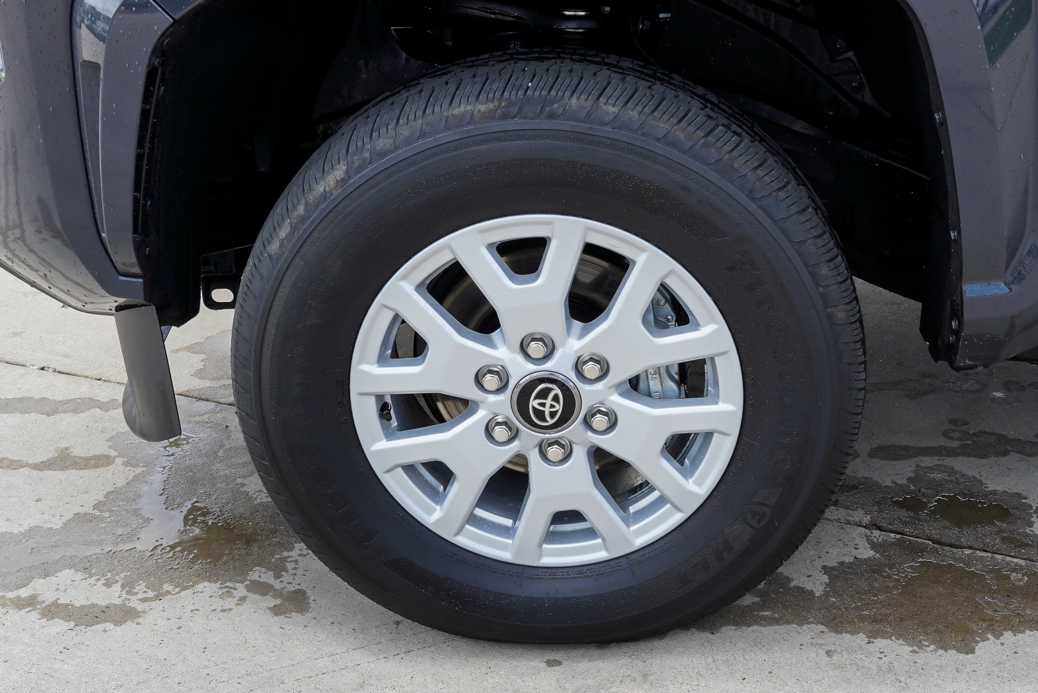 Certified 2025 Toyota Tacoma SR5 AWD/4WD image 12