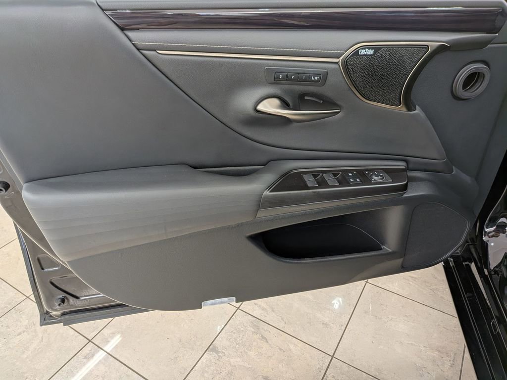 Used 2019 Lexus ES 350 w/ Accessory Package FWD image 15