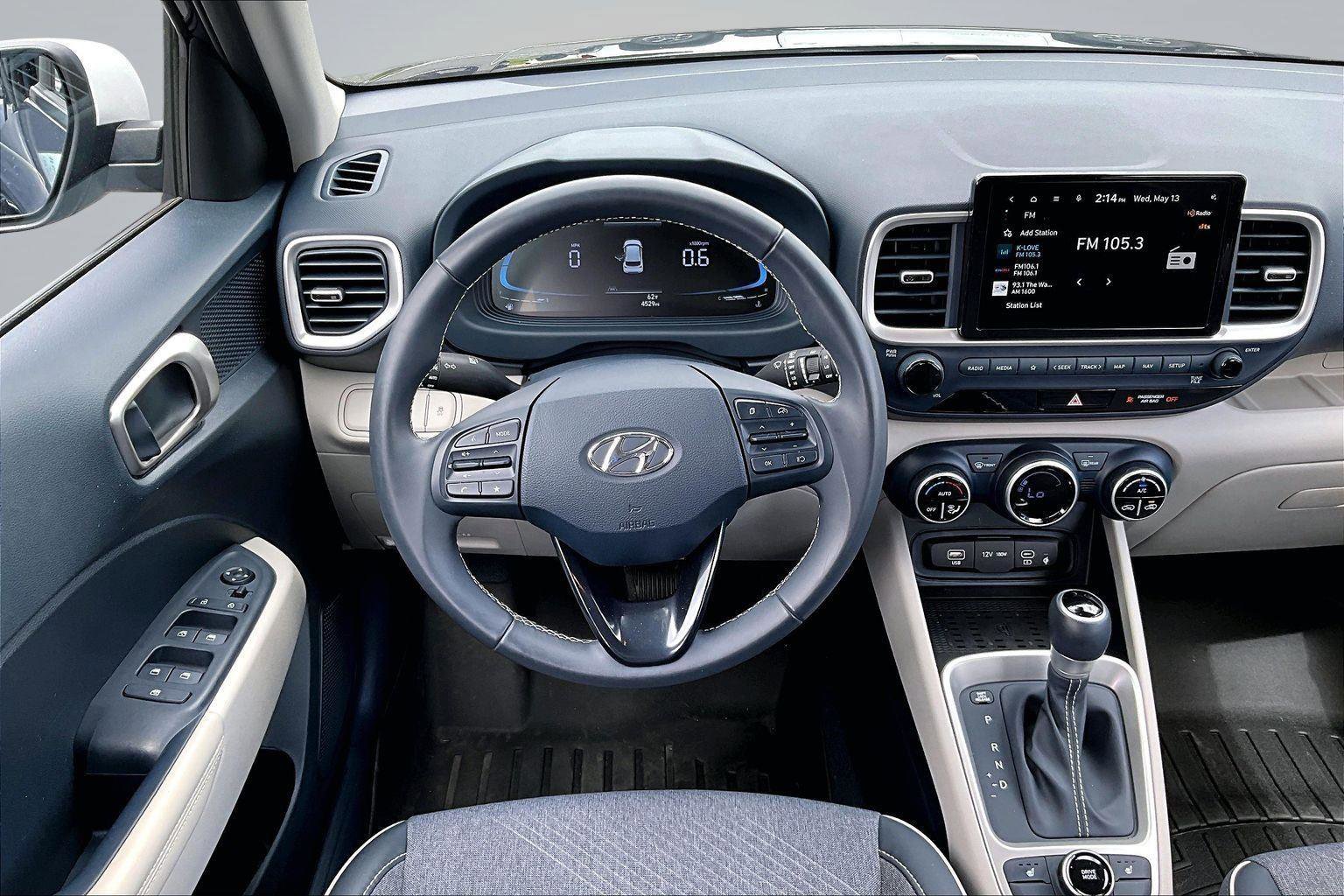 Used 2024 Hyundai Venue Limited FWD image 6