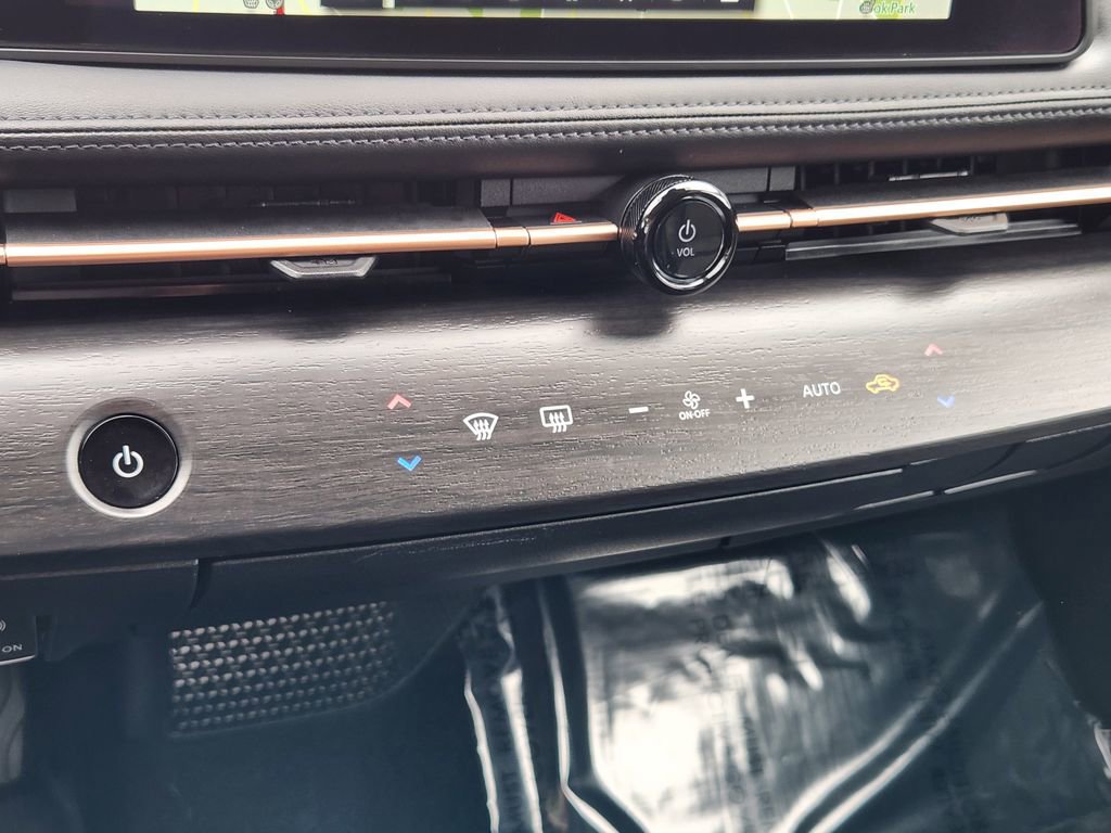 Used 2025 Nissan Ariya AWD image 16