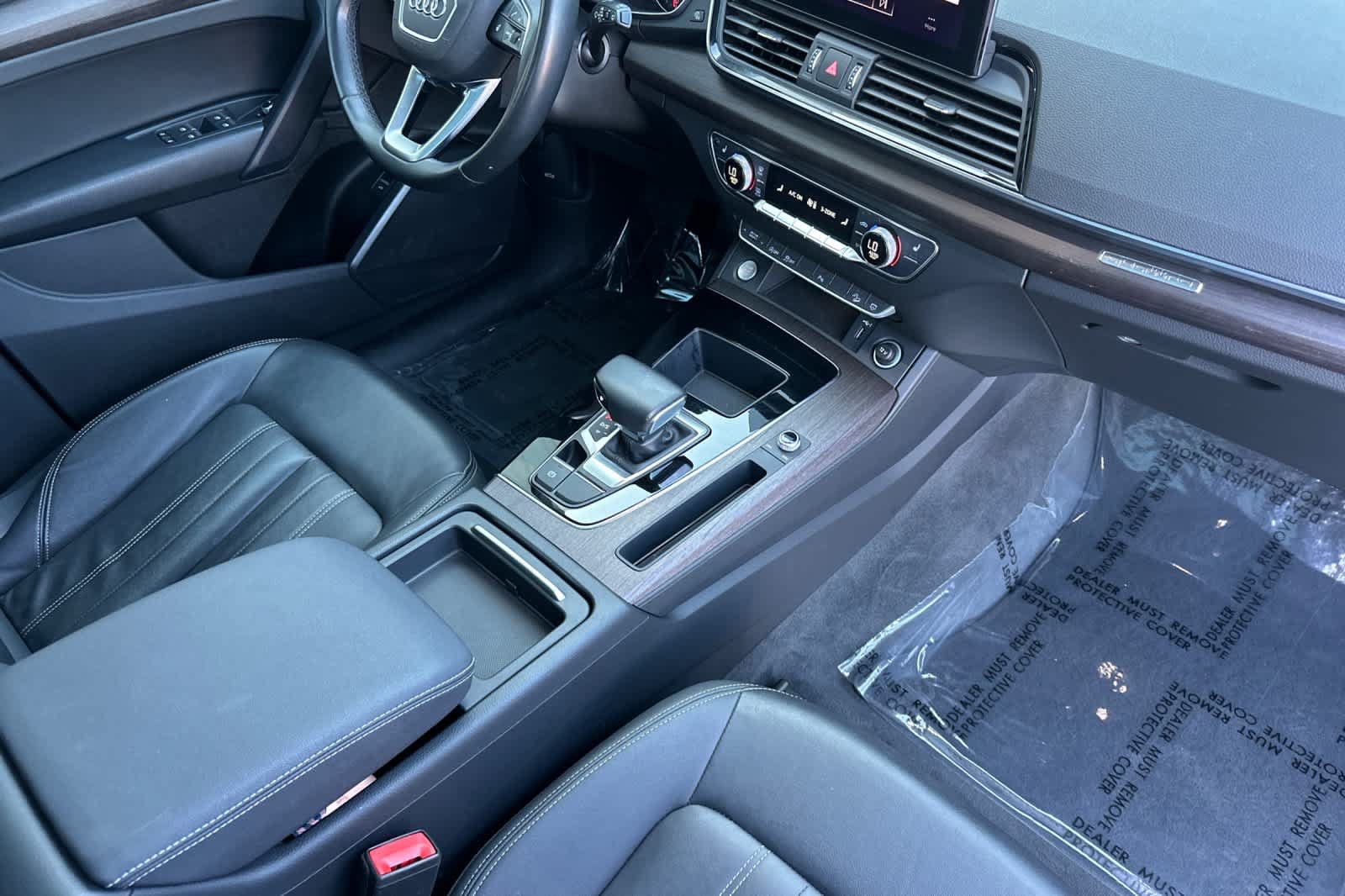 Used 2021 Audi Q5 2.0T Premium w/ Convenience Package AWD/4WD image 16