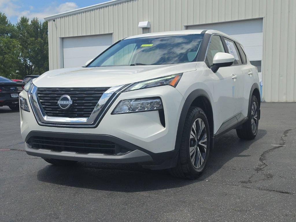 Used 2023 Nissan Rogue SV AWD/4WD image 3