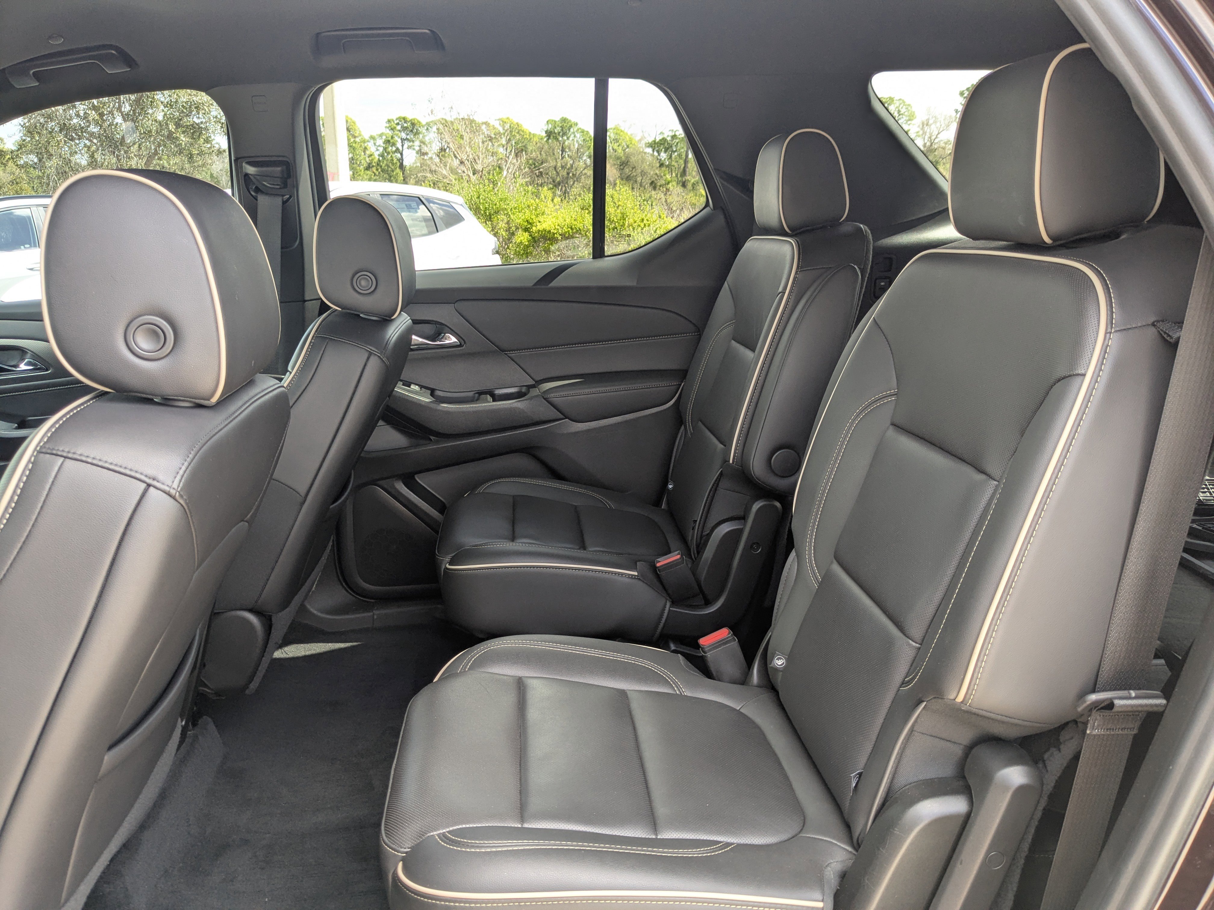 Used 2023 Chevrolet Traverse Premier image 15