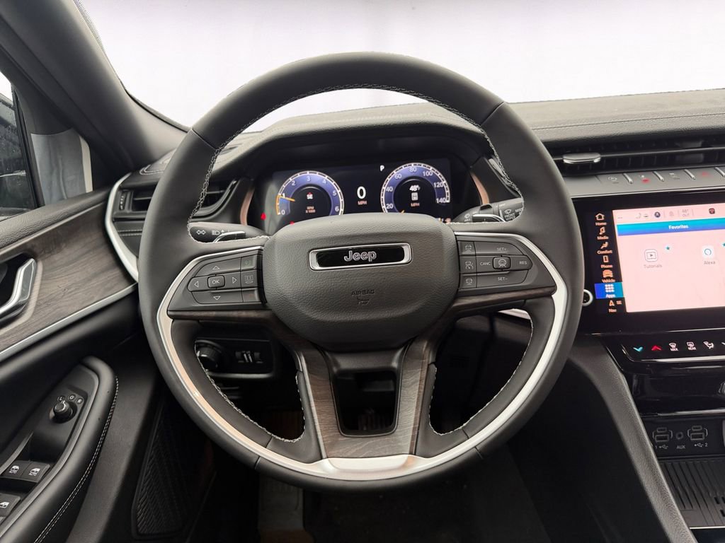 New 2026 Jeep Grand Cherokee Laredo image 12