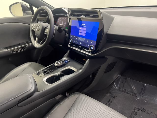 Certified 2025 Lexus RZ 300e FWD image 10