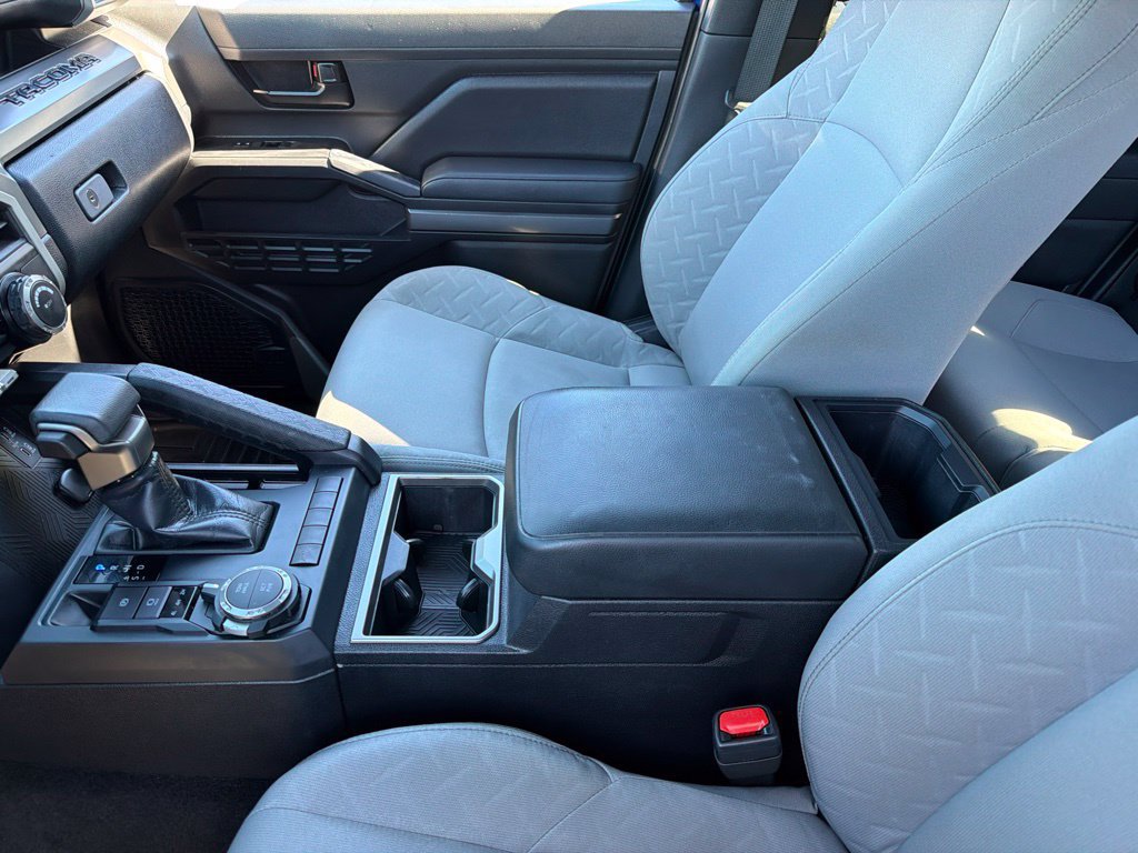 Used 2024 Toyota Tacoma SR5 AWD/4WD image 13