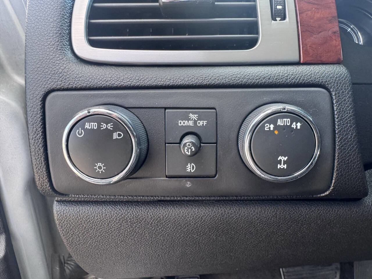 Used 2013 Chevrolet Tahoe LT AWD/4WD image 15