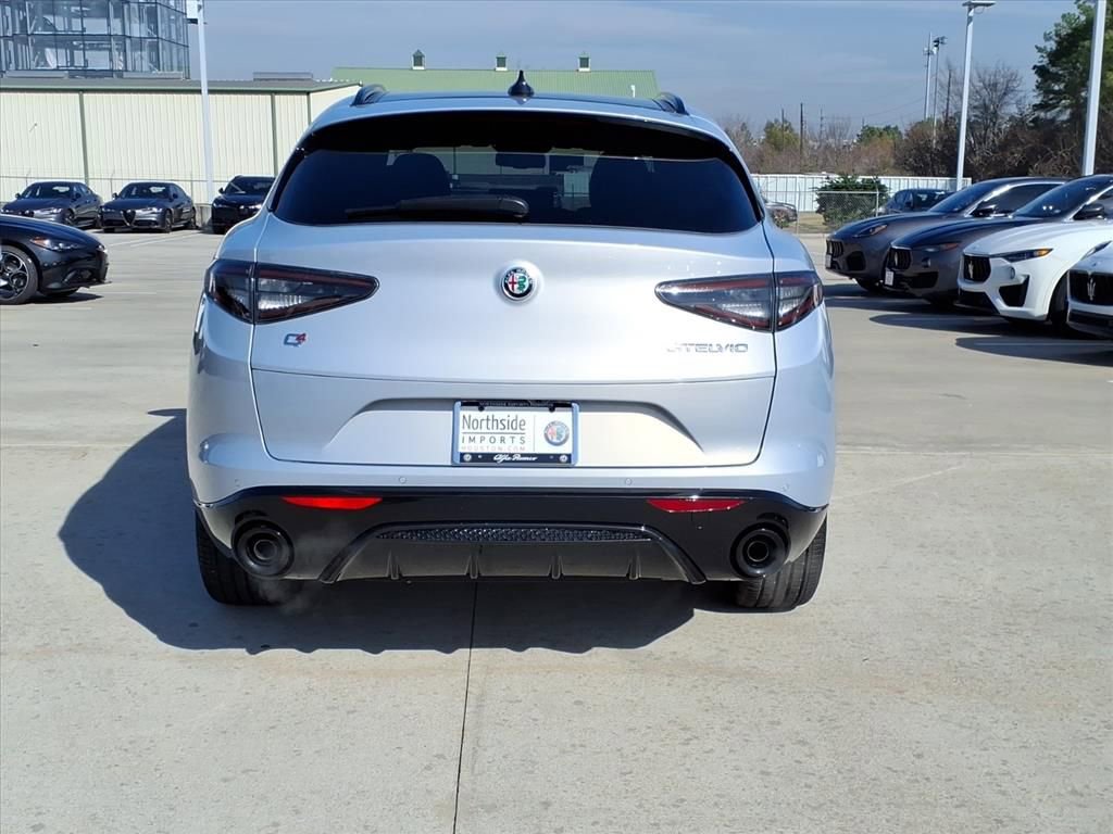 New 2025 Alfa Romeo Stelvio Sprint w/ Veloce Package AWD/4WD image 8