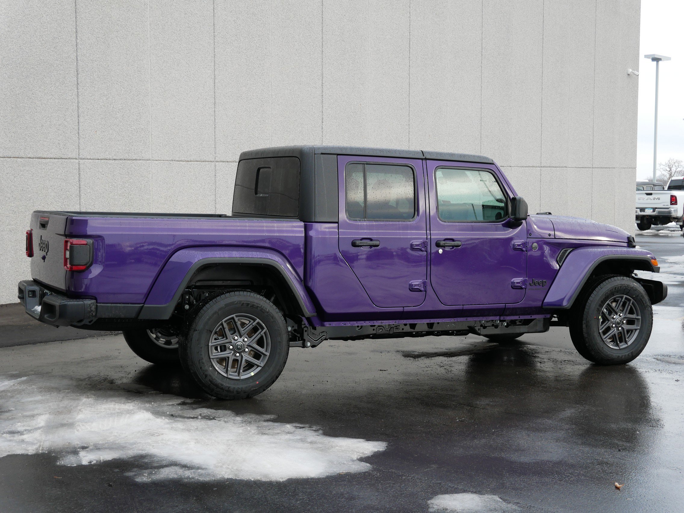 New 2026 Jeep Gladiator Sport image 2