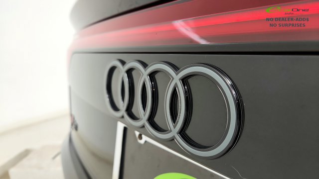 Used 2024 Audi Q8 Premium Plus AWD/4WD image 32
