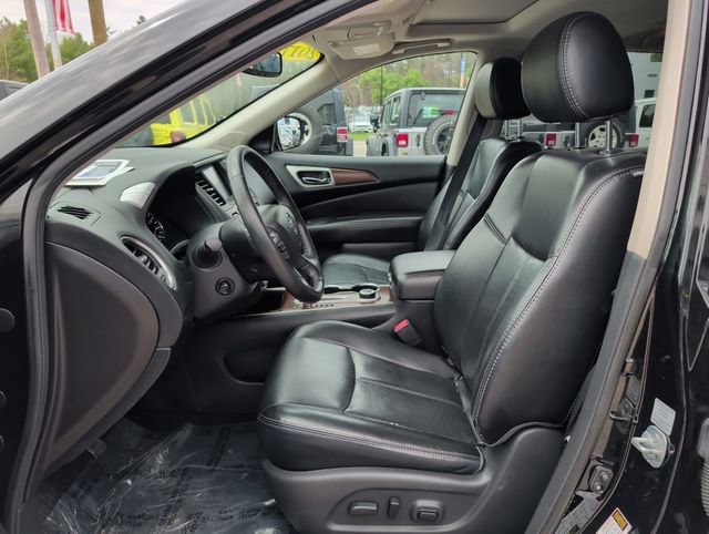 Used 2017 Nissan Pathfinder Platinum w/ Cargo Package AWD/4WD image 13