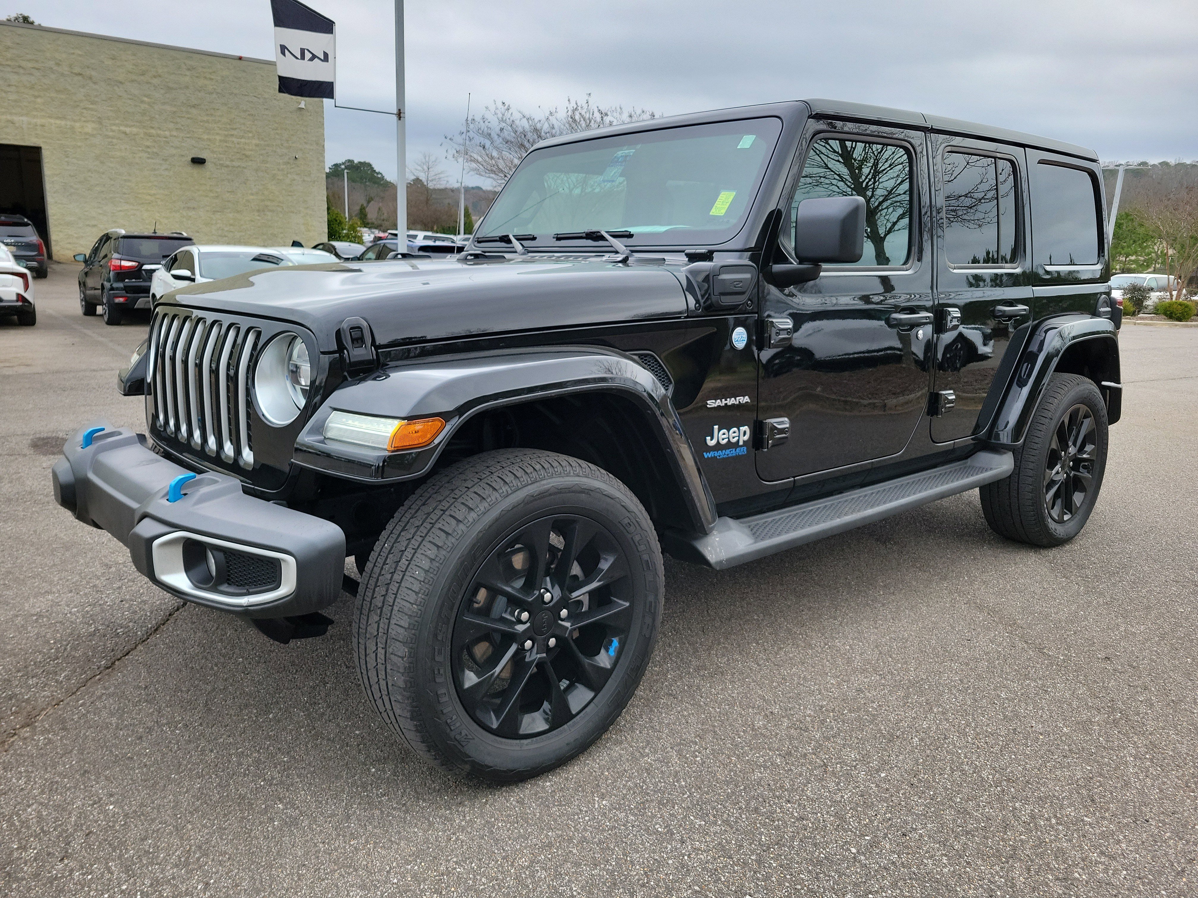 Used 2022 Jeep Wrangler Unlimited Sahara w/ Cold Weather Group image 24