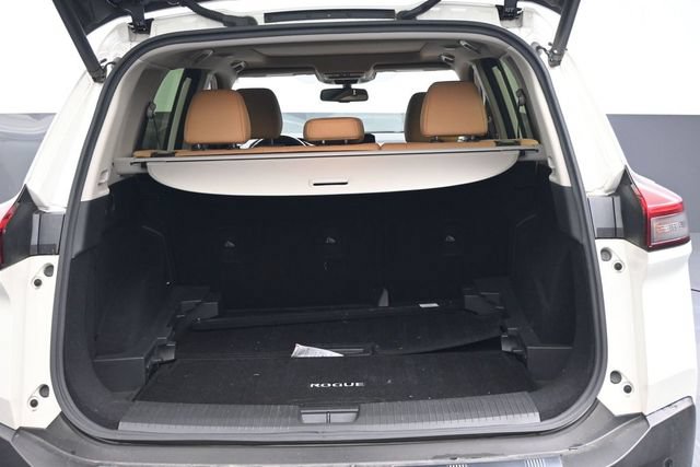 Used 2023 Nissan Rogue Platinum w/ Platinum Premium Package FWD image 15