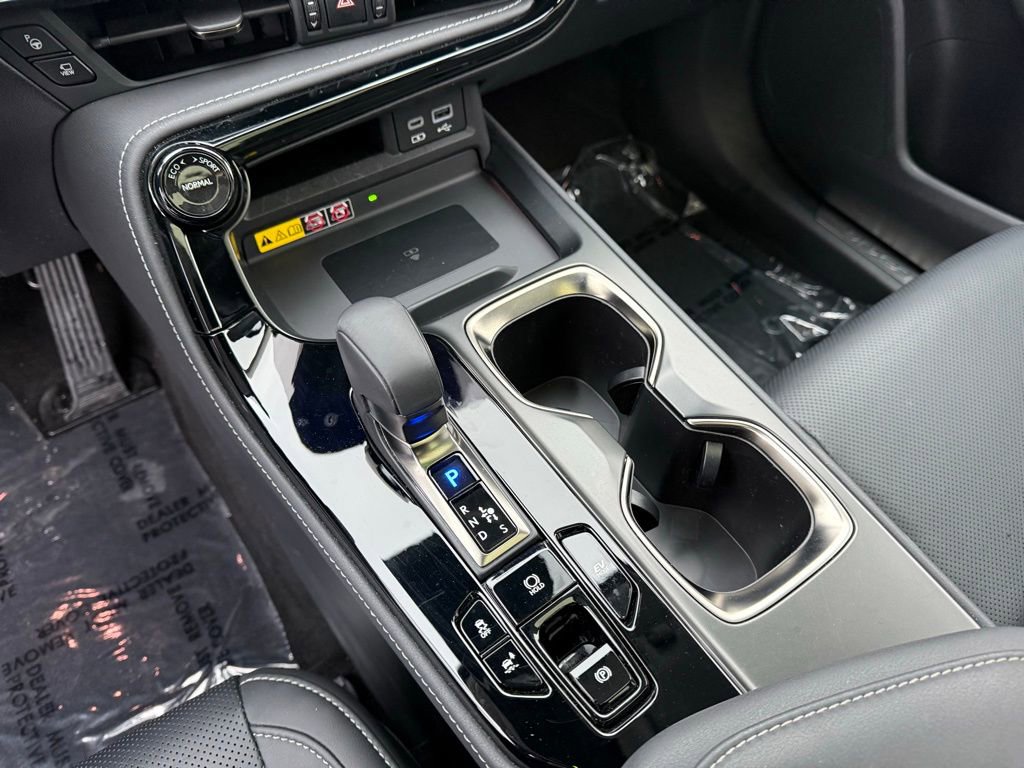 Used 2022 Lexus NX 350h AWD w/ Vision Package image 13