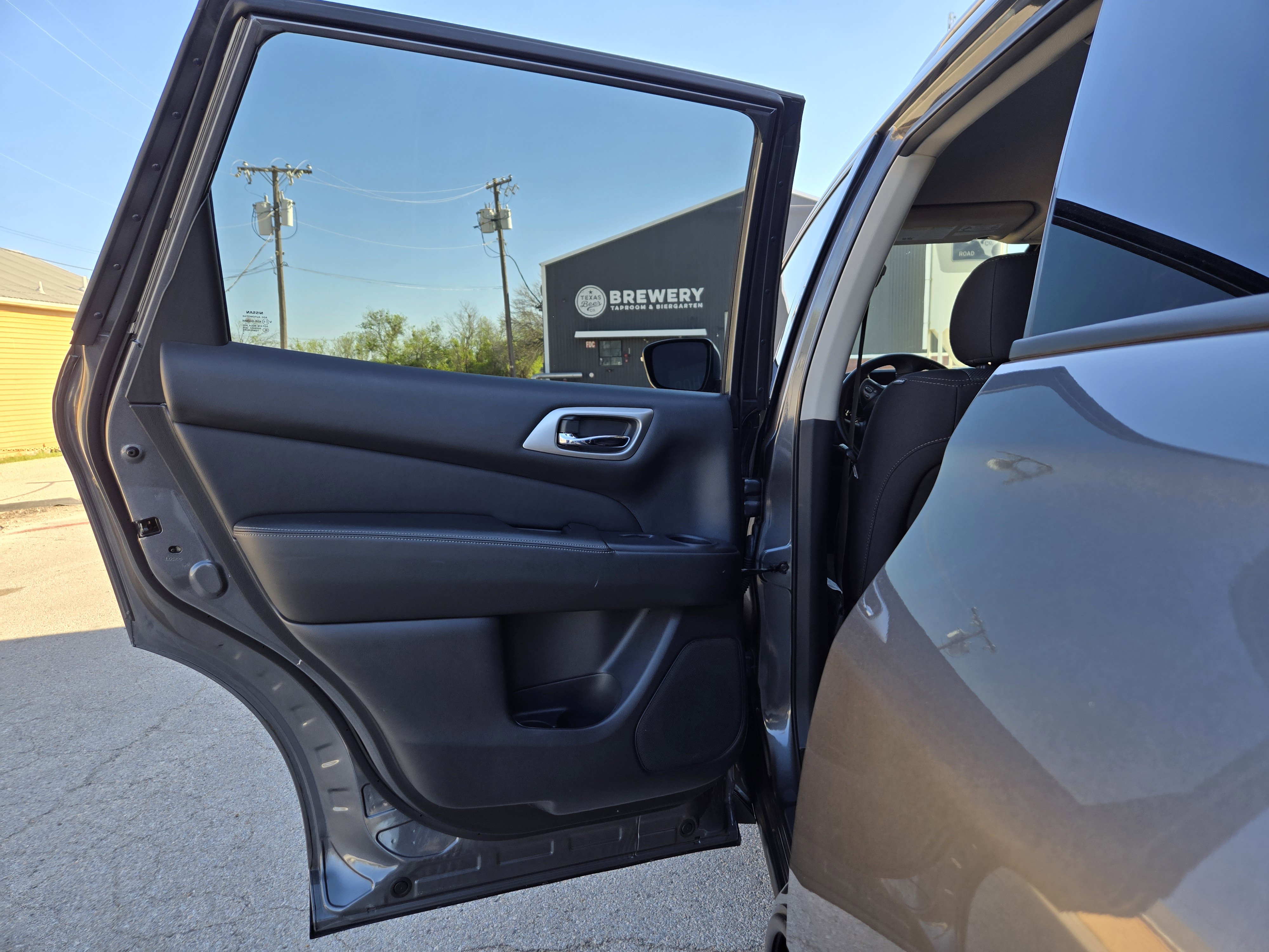 Used 2019 Nissan Pathfinder SV image 6