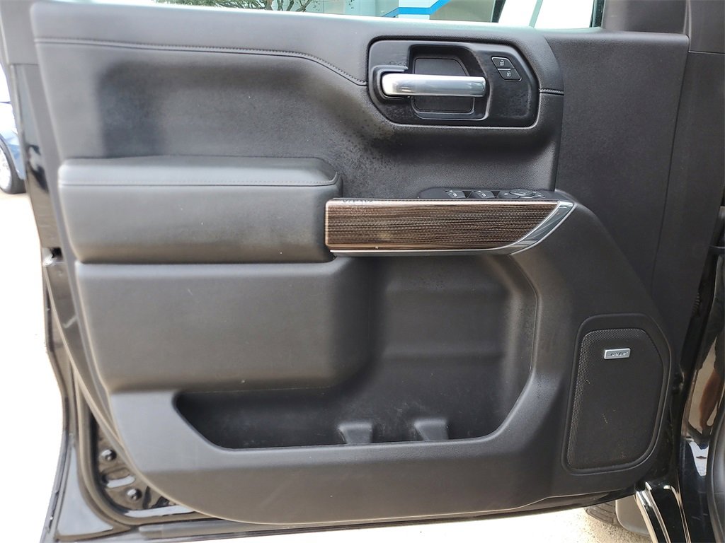 Used 2020 Chevrolet Silverado 1500 LT Trail Boss w/ Midnight Edition image 18