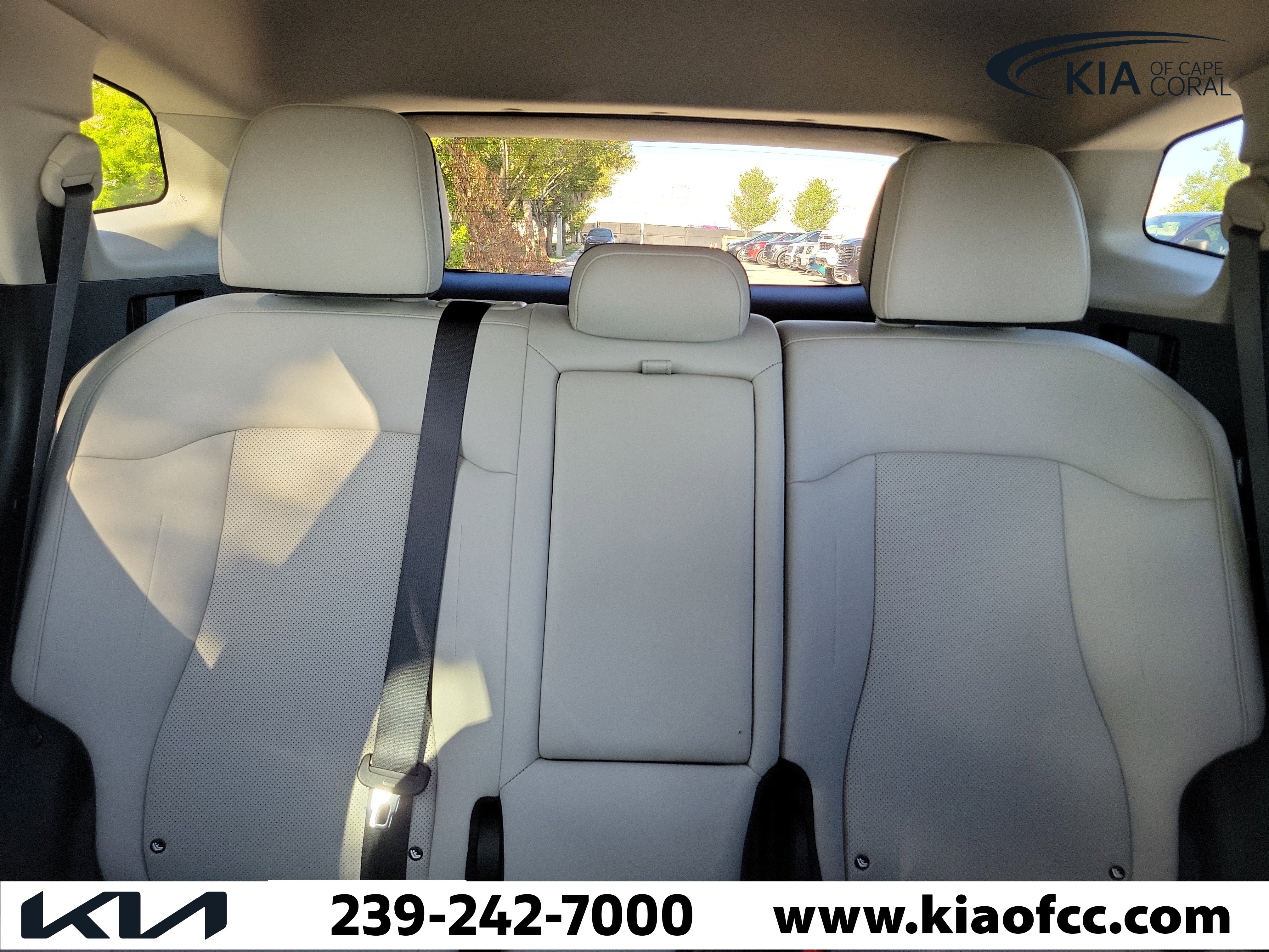 Certified 2025 Kia Sportage EX FWD image 11