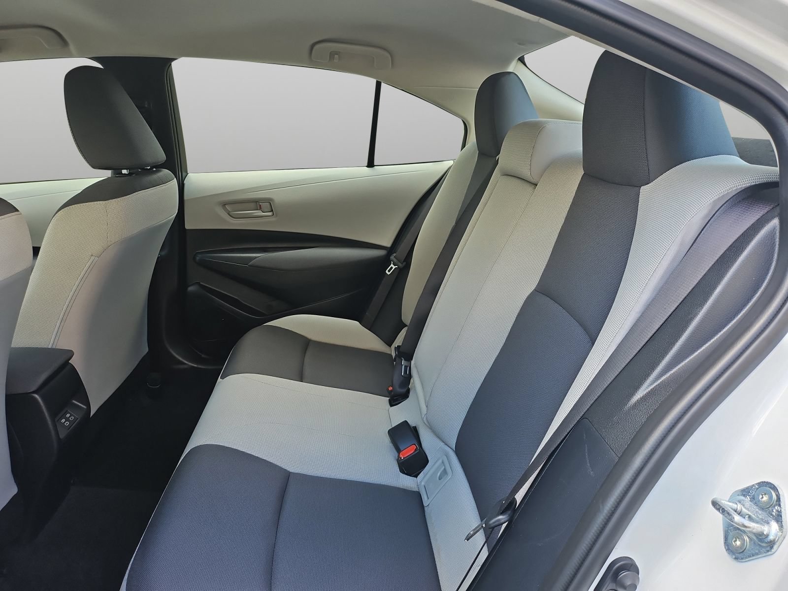 Used 2026 Toyota Corolla LE FWD image 41
