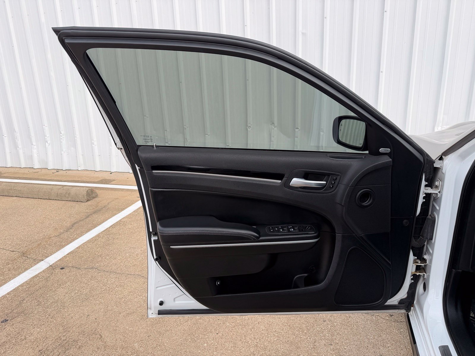 Used 2022 Chrysler 300 S w/ Comfort Group RWD image 29