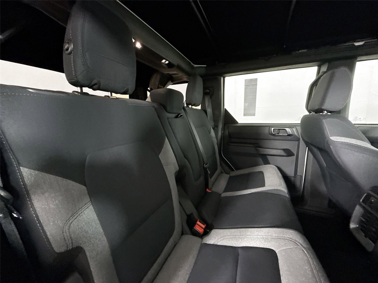 Used 2025 Ford Bronco 4-Door AWD/4WD image 37