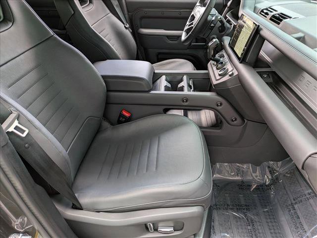 Certified 2025 Land Rover Defender 110 image 22
