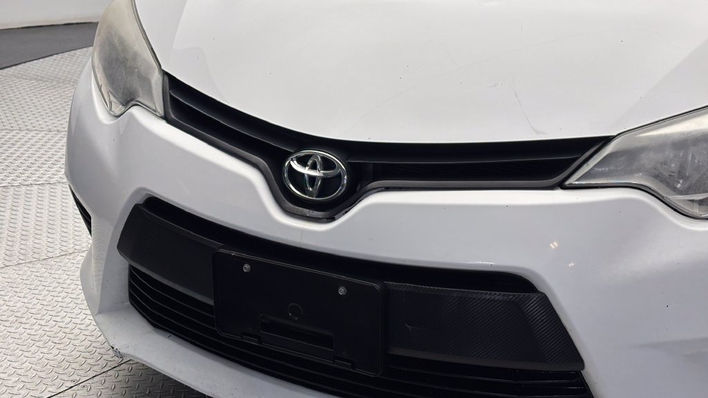 Used 2014 Toyota Corolla LE FWD image 2