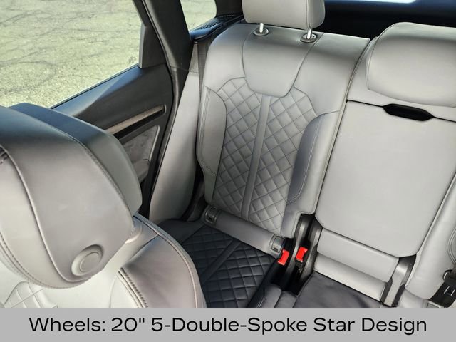 Used 2018 Audi SQ5 Premium Plus w/ Navigation Package image 16