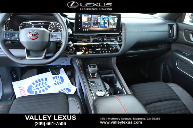 Used 2026 Nissan Pathfinder Rock Creek w/ Rock Creek Premium Package AWD/4WD image 17