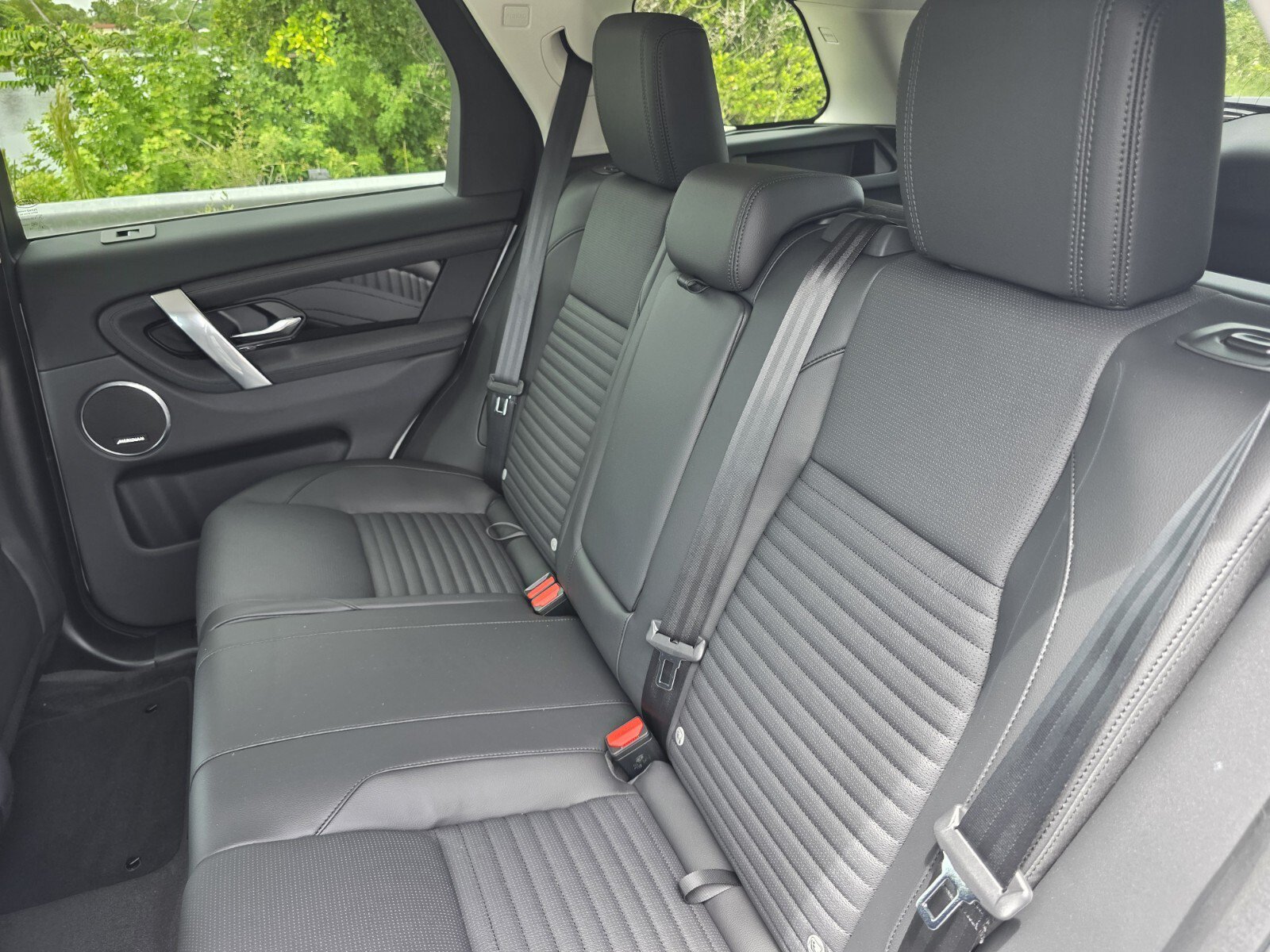 New 2025 Land Rover Discovery Sport S AWD/4WD image 13