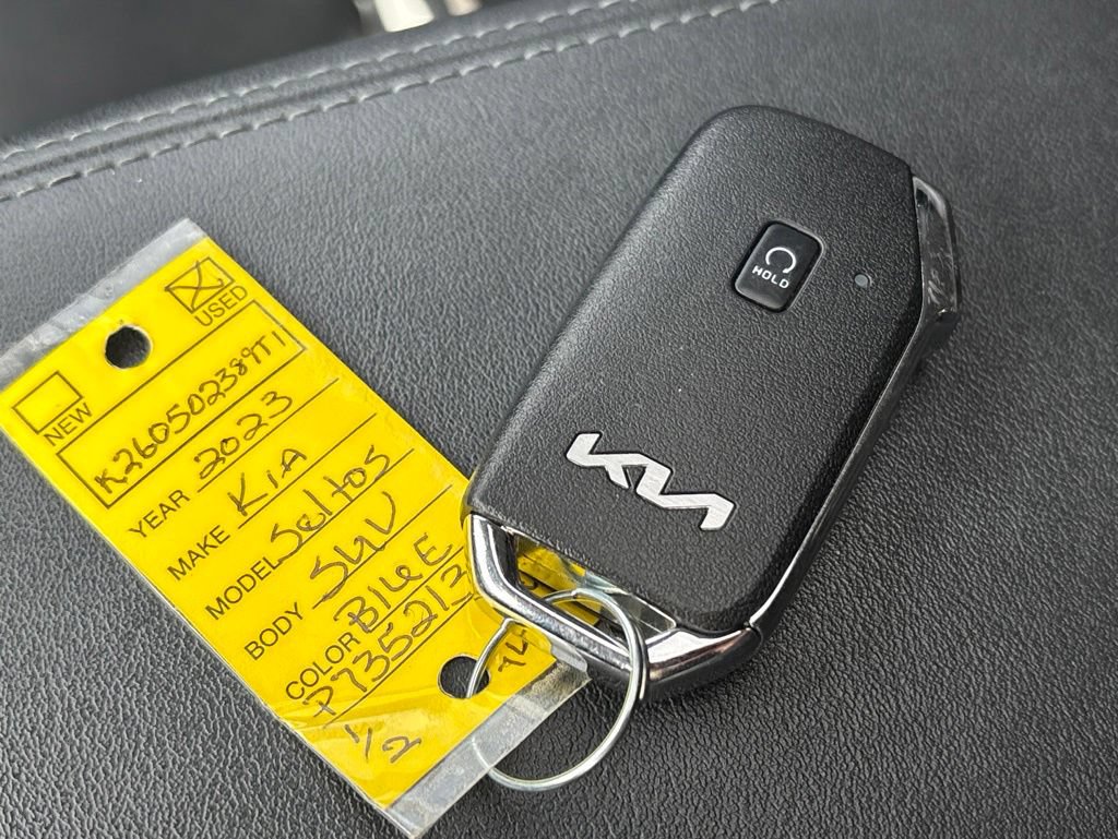 Used 2023 Kia Seltos EX AWD/4WD image 35