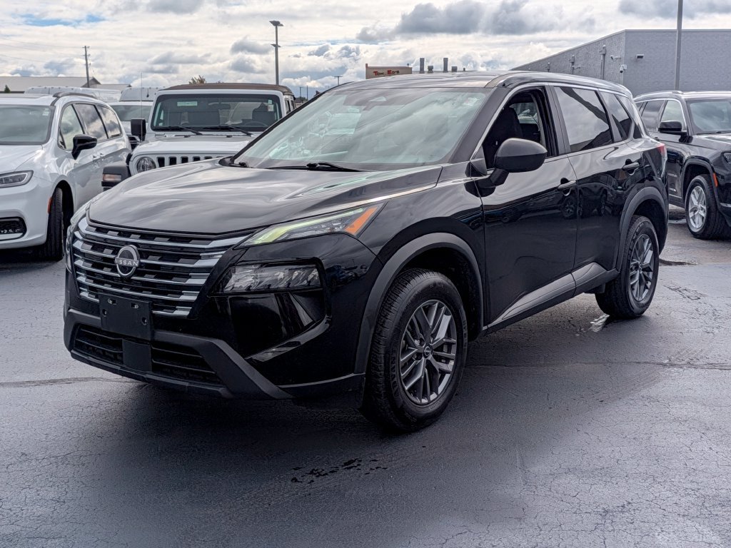 Used 2024 Nissan Rogue S AWD/4WD image 4