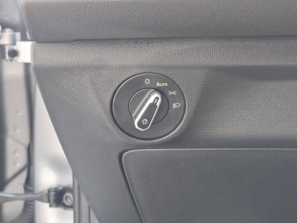 Used 2025 Volkswagen Jetta Sport FWD image 18