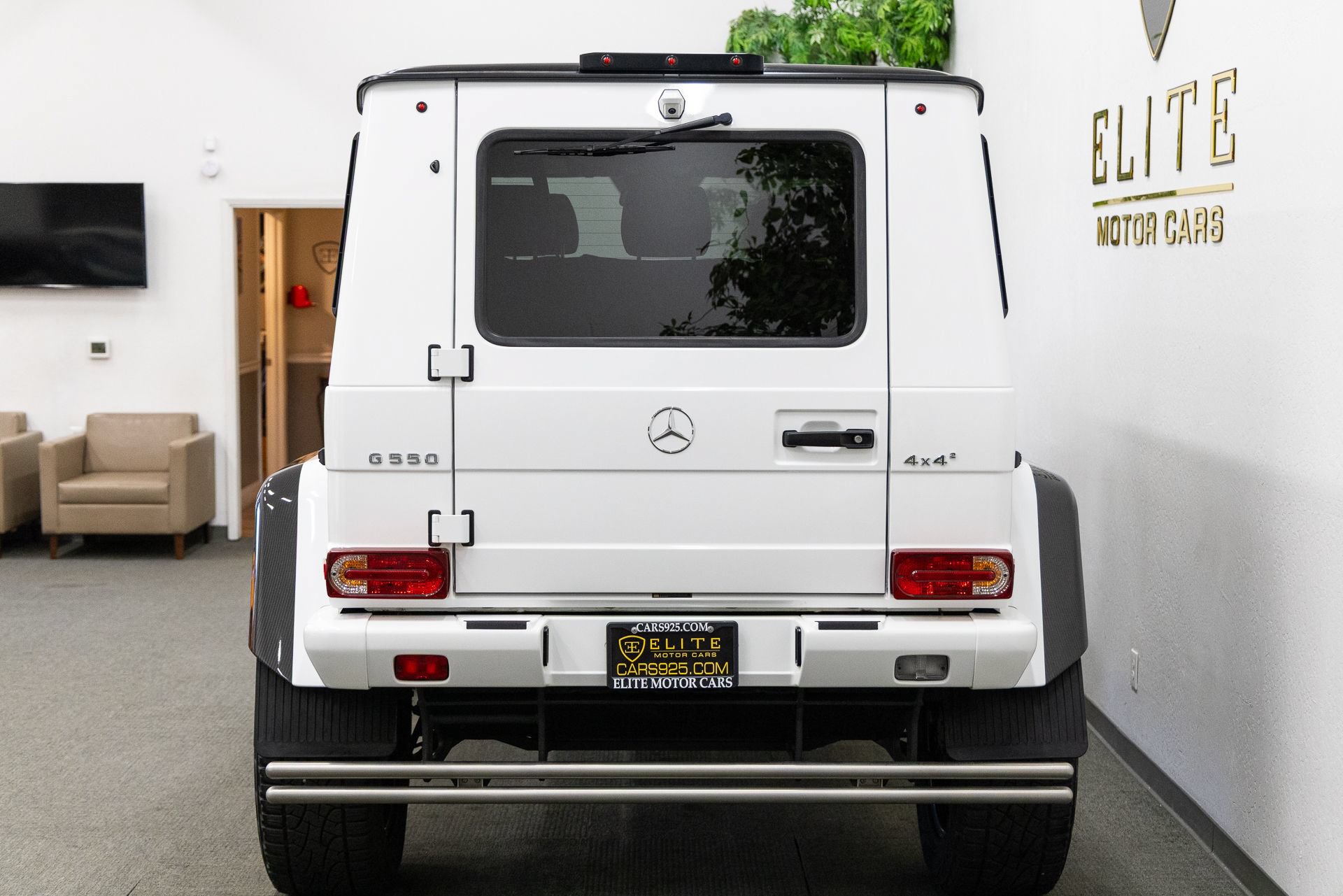 Used 2018 Mercedes-Benz G 550 Squared image 4