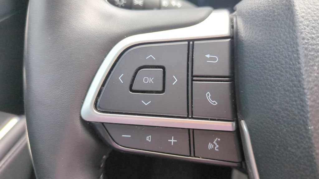 Used 2024 Toyota Highlander Limited FWD image 25