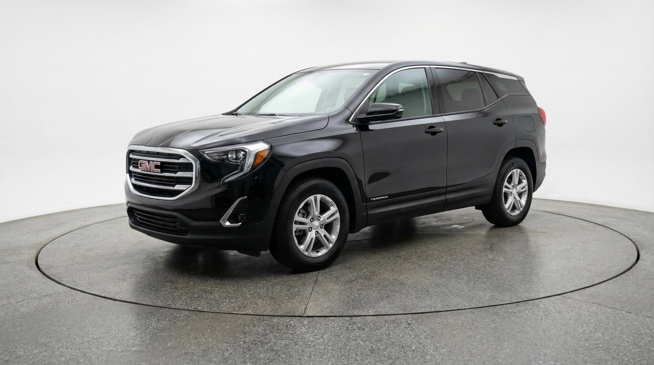 Used 2024 GMC Terrain SLE image 3